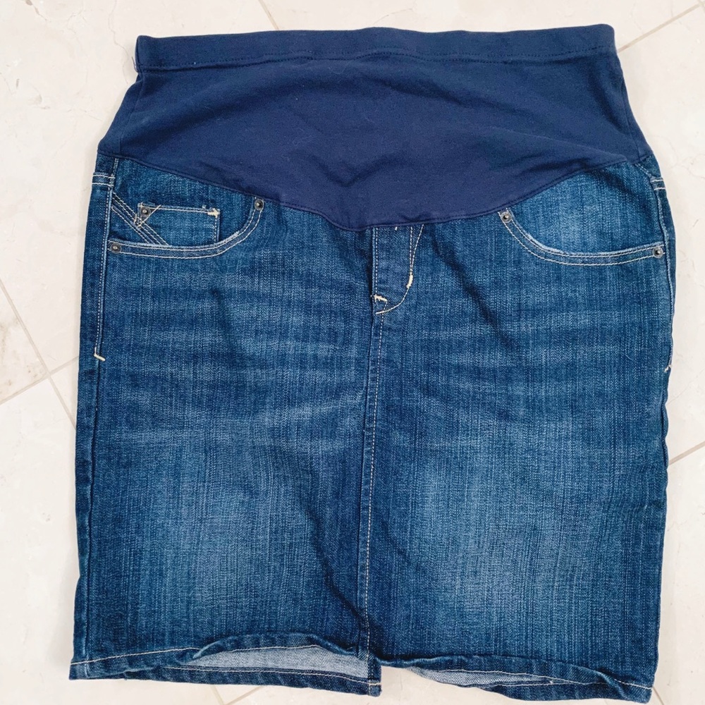 Old Navy Maternity Jean skirt size 4